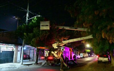 SUPERVISA GOBIERNO DE RIULT RIVERA ALUMBRADO PÚBLICO EN RECORRIDO NOCTURNO EN LA ALBARRADA PARA GARANTIZAR CALLES ILUMINADAS.