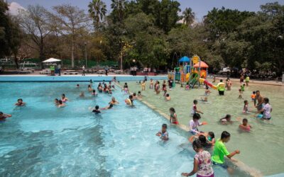 GOBERNADORA INDIRA VIZCAÍNO CONVIVE CON INFANCIAS Y ADOLESCENCIAS DE LOS CAS, EN ALBERCAS DEL PARQUE REGIONAL