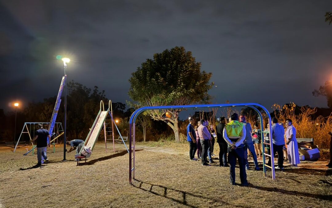 RESALTAN VECINOS DE RESIDENCIAL SANTA MARIA QUE SE ATENDIÓ PETICIÓN DE ALUMBRADO PÚBLICO