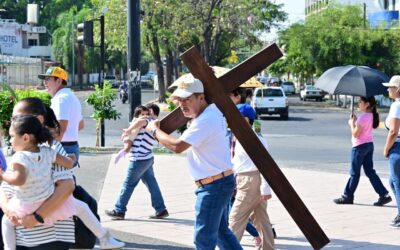 POLICÍA DE COLIMA REFUERZAN SEGURIDAD EN VIACRUCIS Y PUNTOS DE ALTA CONCENTRACIÓN