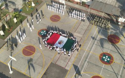 LA FUERZA NAVAL DEL PACÍFICO FOMENTA LA IMPORTANCIA DEL RESPETO POR LOS SÍMBOLOS PATRIOS EN LA JUVENTUD