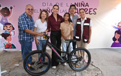 CELEBRA ROSI BAYARDO EL DÍA DE LA NIÑA Y EL NIÑO EN SAN MARTÍN, SANTIAGO