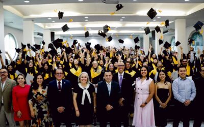 CELEBRAN GRADUACIÓN DE LA FACULTAD DE TURISMO; EGRESAN 51 JÓVENES Y SE TITULAN 38 PROFESIONISTAS