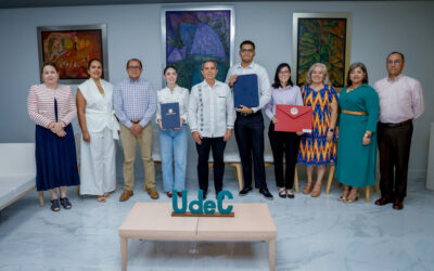 ENTREGA RECTOR DE LA UDEC TÍTULOS INTERNACIONALES DE DOBLE GRADO