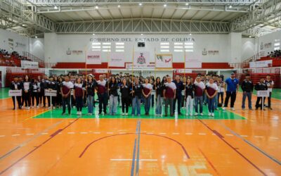 INDIRA VIZCAÍNO ABANDERÓ A DELEGACIÓN COLIMENSE QUE IRÁ A LOS JUEGOS NACIONALES DE EDUCACIÓN MEDIA SUPERIOR