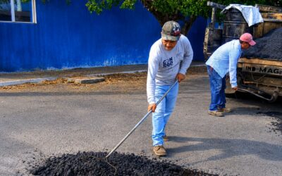 AVANZA EL BACHEO EN COLONIAS DE LA CAPITAL ANTE EL INICIO DE LA PRÓXIMA TEMPORADA DE LLUVIAS