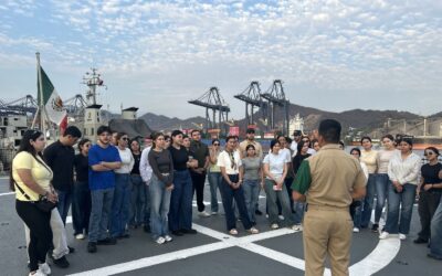 LA FUERZA NAVAL DEL PACÍFICO FORTALECE EL ACERCAMIENTO CON LA JUVENTUD UNIVERSITARIA