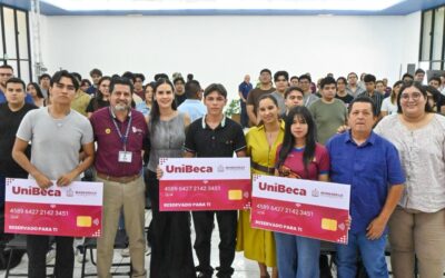 ROSI BAYARDO ENTREGA UNIBECA A ESTUDIANTES MANZANILLENSES DEL TECNM COLIMA