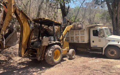 REPARA VILLA DE ÁLVAREZ CAMINO AL AGUA DULCE
