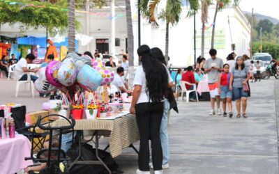 ADMINISTRACIÓN DE INDIRA VIZCAÍNO IMPULSA TALENTO JUVENIL CON MERCADITO JOVEN EN MINATITLÁN