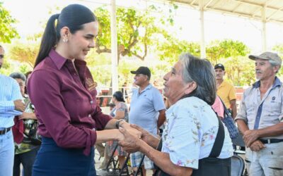 ROSI BAYARDO RESPALDA A FAMILIAS CON MATERIALES PARA MEJORAMIENTO DE VIVIENDA