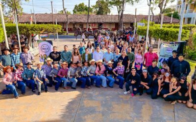 CREATIVIDAD, INNOVACIÓN Y TALENTO ESTUDIANTIL EN LA FERIA DE EMPRENDIMIENTO DEL BACHILLERATO 4