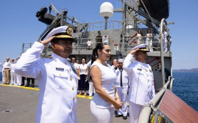 INDIRA VIZCAÍNO PRESIDIÓ LA CEREMONIA DEL DÍA DE LA MARINA EN MANZANILLO