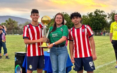 PREMIA KAREN JURADO A CAMPEONES Y REFRENDA APOYO AL DEPORTE COLIMENSE