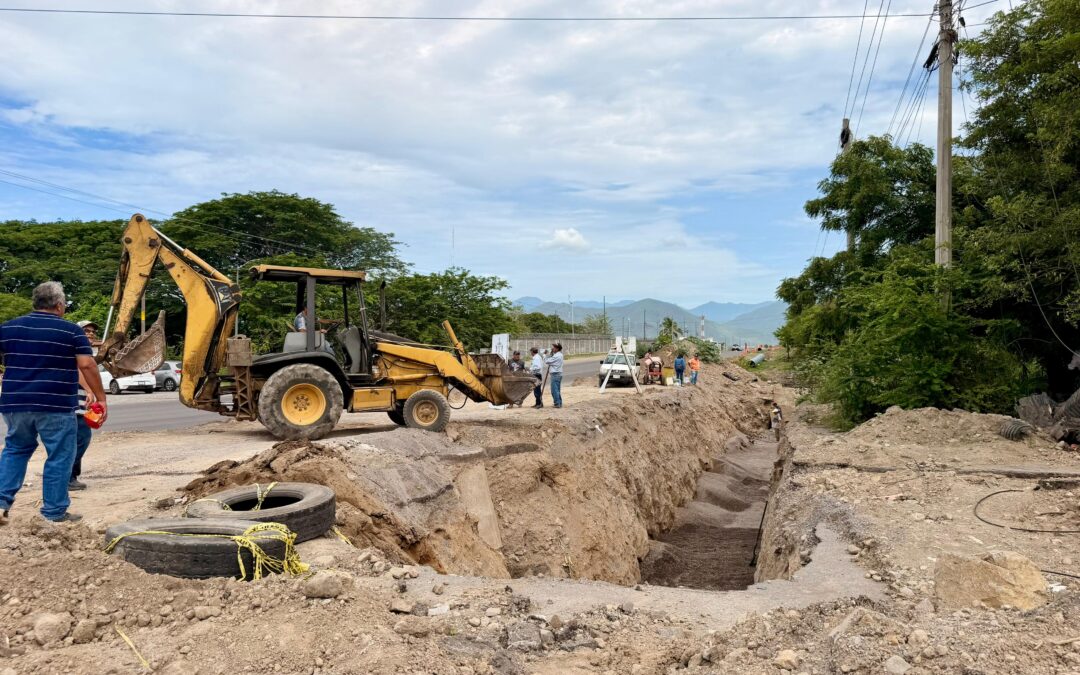 SUPERVISA TEY REPARACIÓN DEL COLECTOR PLUVIAL EN CARRETERA VDEA-MINATITLÁN