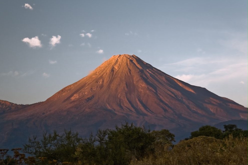 VOLCÁN DE COLIMA SE MANTIENE EN CALMA Y CON BAJA ACTIVIDAD