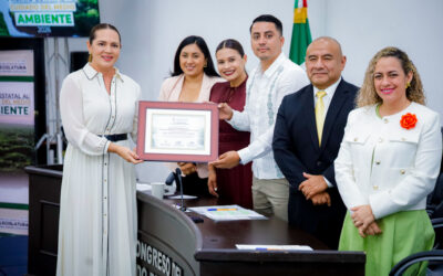 RECIBE VOLUNTARIADO DE LA UDEC PREMIO ESTATAL AL CUIDADO DEL MEDIO AMBIENTE 2026