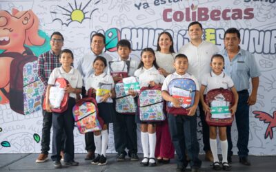 ESTUDIANTES DE IXTLAHUACÁN RECIBEN COLIBECAS MOCHILAS, ÚTILES Y UNIFORMES