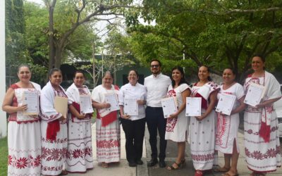 SUBSECTUR ENTREGA CERTIFICACIONES A COCINERAS TRADICIONALES DE COLIMA