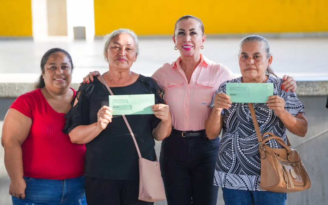 ENTREGA TEY GUTIÉRREZ 37 VISAS AMERICANAS EN TECOMÁN