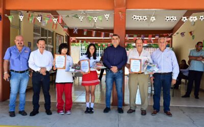 RECONOCE RIULT RIVERA EL TALENTO ARTÍSTICO DE TRES ALUMNAS DE LA SECUNDARIA TÉCNICA NO. 23 EN LA ALBARRADA