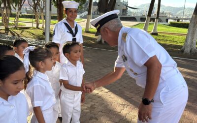 RECIBE SEXTA REGIÓN NAVAL A ALUMNOS DEL CENDINMANZ Y ASOCIACIÓN ‘CAMINEMOS JUNTOS CON AMOR, LUZ Y ESPERANZA’