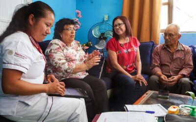 SERVIDORES DE LA SALUD CONTINÚAN CON VISITA MÉDICAS DOMICILIARIAS Y GRATUITAS DEL PROGRAMA SALUD CASA POR CASA