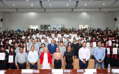EGRESAN DEL BACHILLERATO 5 DE TECOMÁN JÓVENES LISTOS PARA ENFRENTAR LA NUEVA ETAPA DE SUS VIDAS