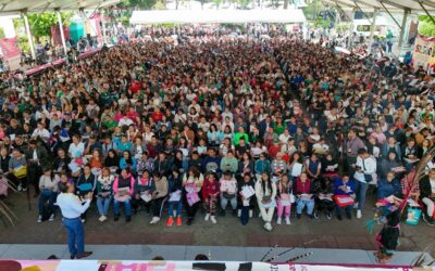 CONCLUYE JULIO LEÓN GIRA NACIONAL DE ENTREGA DE TARJETAS DE BECAS «RITA CETINA»