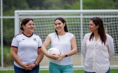 GOBERNADORA DE COLIMA ENTREGÓ CANCHA DE FÚTBOL 5 EN SAN JOAQUÍN, CUAUHTÉMOC