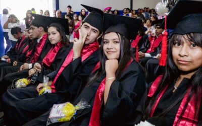 RECIBEN CERTIFICADOS 123 EGRESADAS Y EGRESADOS DEL BACHILLERATO 22 DE LA UDEC, DE QUESERÍA