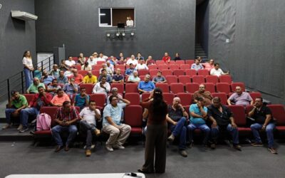 SOSTIENE SUBSEMOV REUNIÓN DE TRABAJO CON GREMIO DE TAXISTAS DE COLIMA