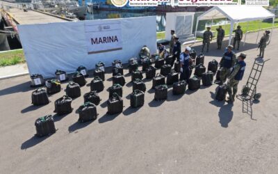 PERSONAL NAVAL ASEGURA UNA EMBARCACIÓN CON MÁS DE 1.5 TONELADAS DE PRESUNTA COCAÍNA Y DETIENE A CINCO PERSONAS EN CHIAPAS