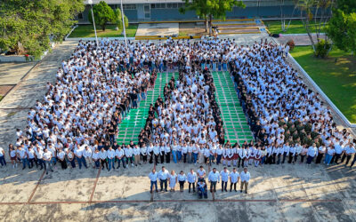 SE SUMA RECTOR DE LA UDEC A FESTEJOS POR EL 71 ANIVERSARIO DEL BACHILLERATO UNO