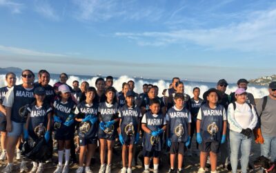 LA SEXTA REGIÓN NAVAL PROMUEVE LA CONSERVACIÓN MARINA MEDIANTE LA JORNADA DE LIMPIEZA DE PLAYAS EN MANZANILLO, COLIMA