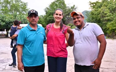 ROSI BAYARDO PROMUEVE LA DEFENSA DE LA SOBERANÍA ENTRE HABITANTES DE AGUA DULCE, VILLA DE ÁLVAREZ