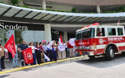 ENTREGAN CLUB ROTARIO Y EMPRESARIOS CAMIÓN DE BOMBEROS A VILLA DE ÁLVAREZ