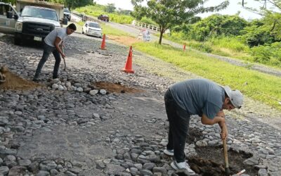 ATIENDEN EMPEDRADOS EN AVENIDA DE LOS DIAMANTES Y CALLE OBSIDINA, EN RESIDENCIAL ESMERALDA NORTE, DE LA CAPITAL