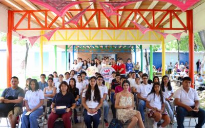 CUMPLE TEY CON ENTREGA DE BECAS DE TRANSPORTE