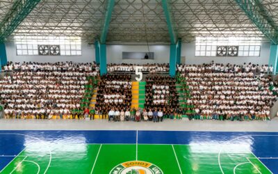 CON FOTO MONUMENTAL, CONMEMORA BACHILLERATO 5 SU 60 ANIVERSARIO