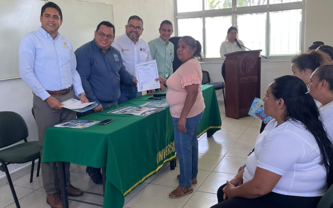 CONCLUYEN 26 PERSONAS SU EDUCACIÓN BÁSICA CON APOYO DE ESTUDIANTES DE LA UDEC
