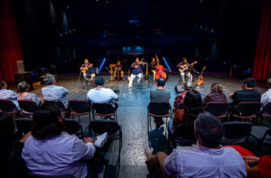 GRUPO ACÚSTICA BRINDA UN CONCIERTO ÍNTIMO CON MÚSICA MEXICANA E INTERNACIONAL