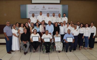 GOBIERNO DEL ESTADO DE COLIMA Y PODER LEGISLATIVO RECONOCEN A DOCENTES QUE HAN CONTRIBUIDO AL DESARROLLO DE LA EDUCACIÓN ESPECIAL
