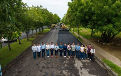 INDIRA VIZCAÍNO SUPERVISÓ LA REHABILITACIÓN DE LA AVENIDA LAPISLÁZULI EN VILLA DE ÁLVAREZ 