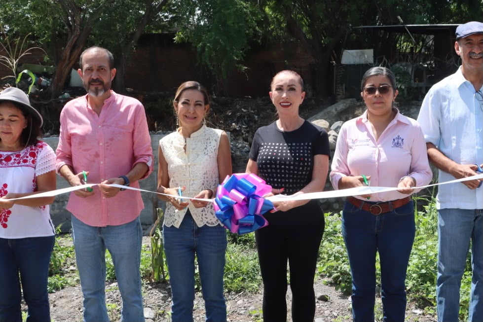 ENTREGA TEY OBRA PARA PREVENIR RIESGOS SOBRE CAUCE DEL PEREYRA