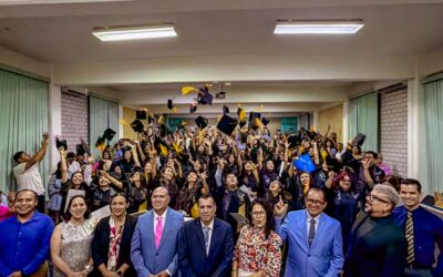 CONCLUYEN 65 JÓVENES LA LICENCIATURA EN ENSEÑANZA DE LENGUAS DE LA UDEC