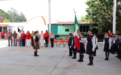 CONGRESO DE COLIMA REALIZA CEREMONIA ITINERANTE DE SEPTIEMBRE EN ESCUELA PRIMARIA DE COMALA