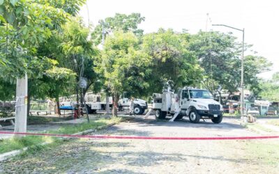 KAREN JURADO ATIENDE REPORTES POR FALTA DE ENERGÍA ELÉCTRICA EN COLONIAS DE VILLA DE ÁLVAREZ