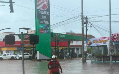 PC Y POLICÍA MUNICIPAL ATIENDEN AFECTACIONES POR INTENSAS LLUVIAS EN MANZANILLO