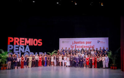 RECIBEN 92 EGRESADAS Y EGRESADOS DE LA UDEC EL PREMIO PEÑA COLORADA 2026